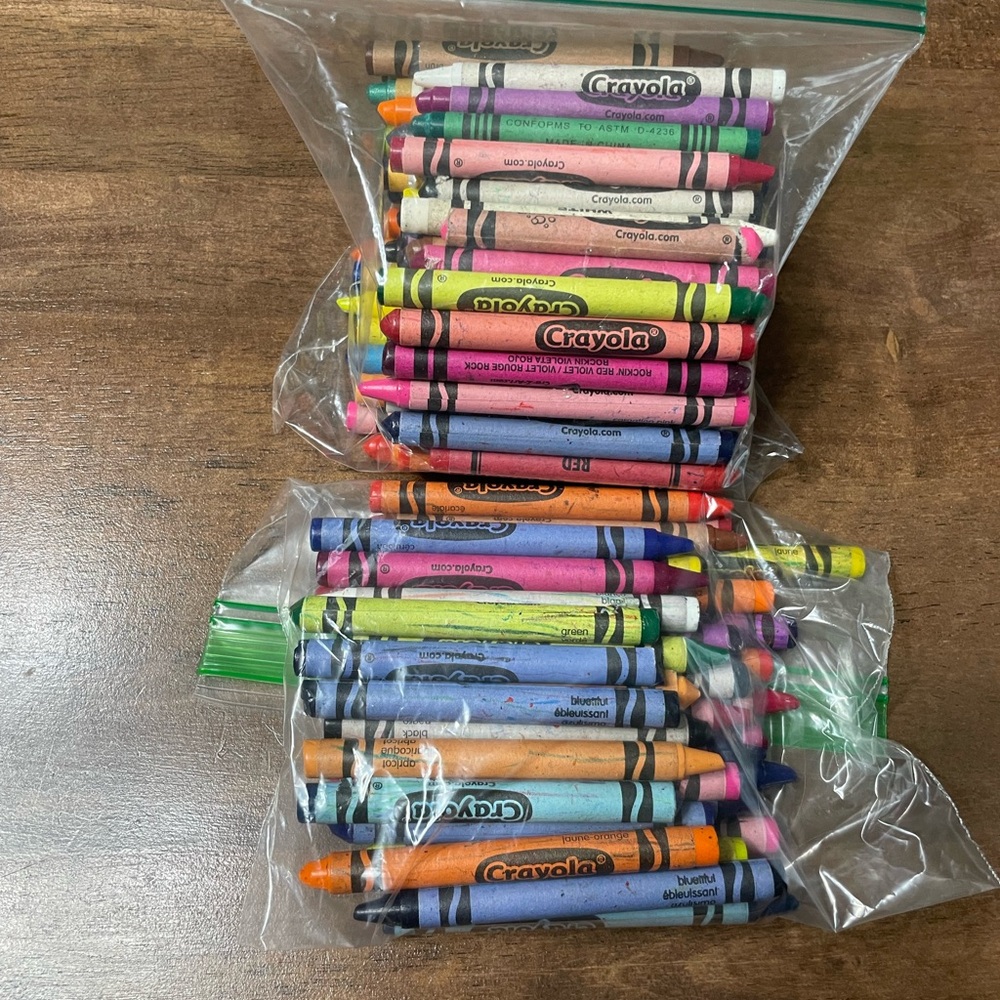 Crayola Multi-Color Crayon Bundle No broken Pieces